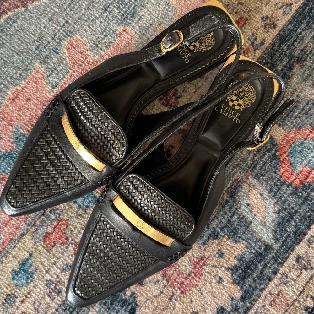 Vince Camuto Black and Gold Slingback Flats Size 8W